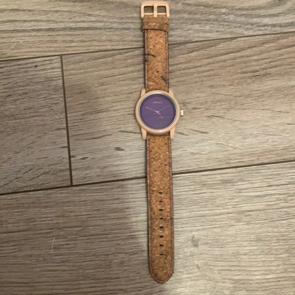 iSprout Watch - Picture 1 of 6